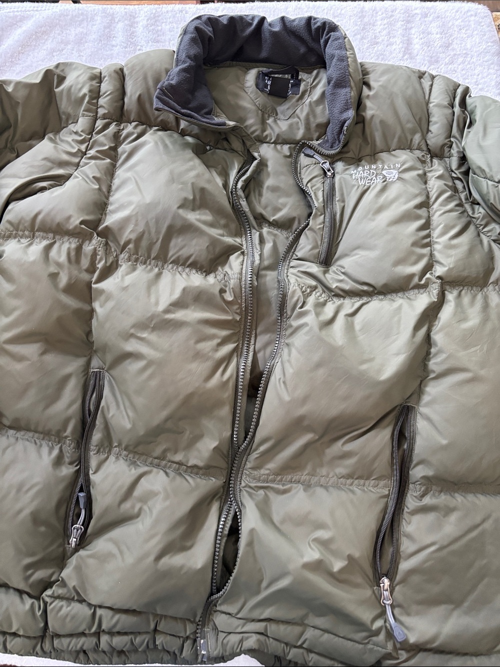 Mountain Hardwear Olive Down Puffer with Contrast Collar